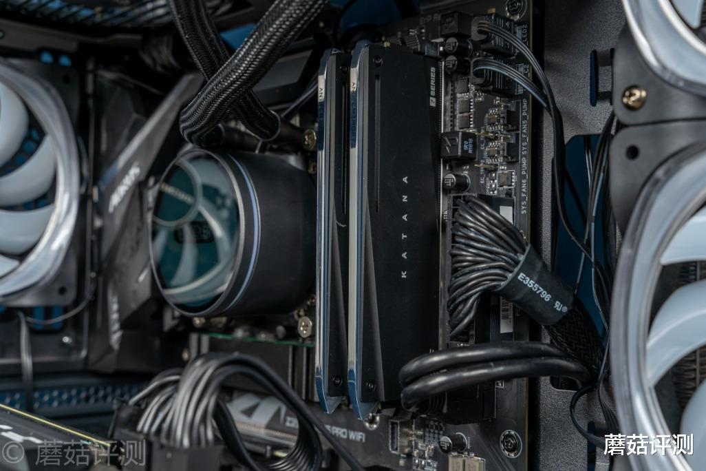 医生|设计出众，用料给力，性能强大、安钛克KATANA内存条 评测