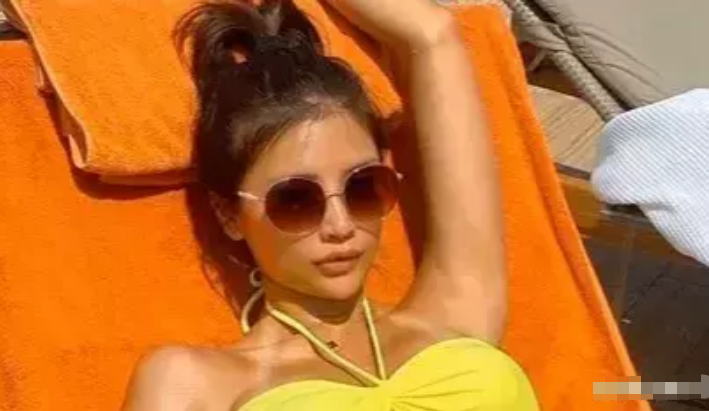 『』“钓鱼时被咬了一口，还好钓到一条大鱼，不亏！”哈哈哈评论区却炸锅了！