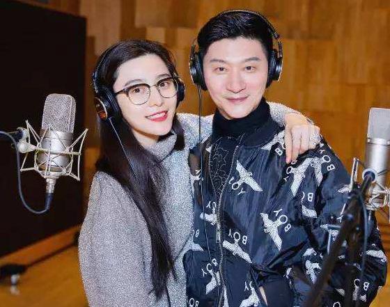 范冰冰|范冰冰陪父过60大寿，被网友吐槽不像“男人”，活脱脱小鲜肉一枚