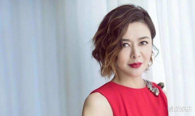 「关之琳」关之琳是他姐姐，姐姐两婚两离无子女，他或将继承姐姐亿万家产