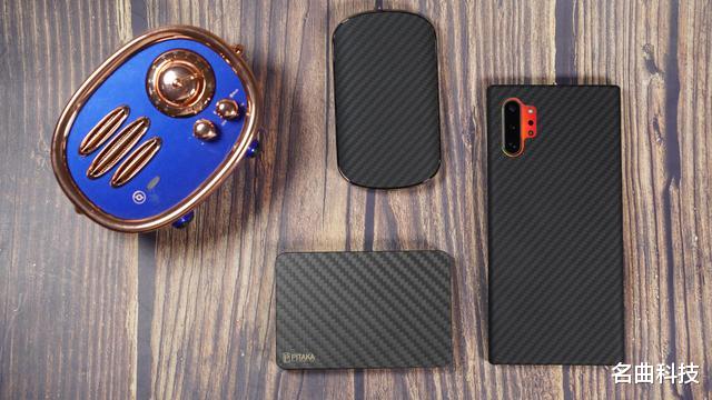 碳纤维|数码配件里的良心之作:PITAKA三件套品质感上手体验无可挑剔