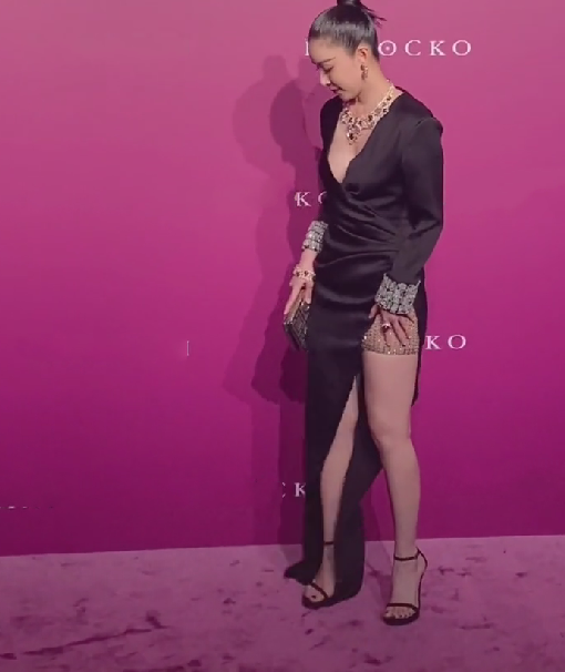 阚清子|阚清子生图曝光，看清无修图下的腿围，难怪经纪人一直要她减肥