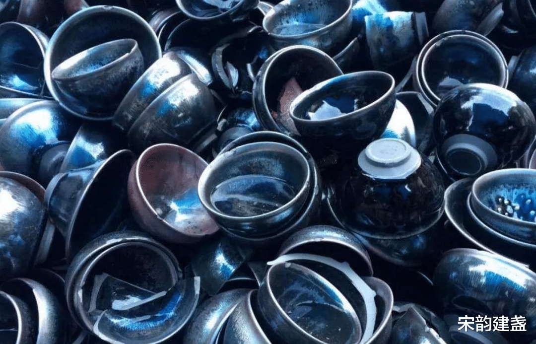 建盏▲建盏茶器有哪些瑕疵?大家在挑选建盏时,需要避免哪几个雷区?