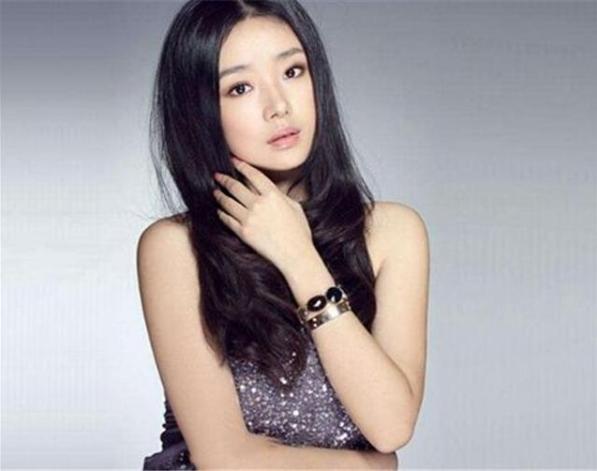 |欠债800亿，带亿女星和61个亿逃国外的王永红，如今怎样了