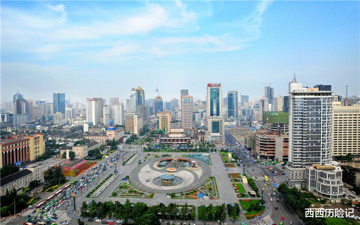 古镇|曾经成都排名第一的热门古镇，为何现在如此冷清？很多门店都关门