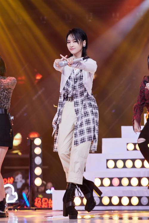 |被封杀已经14年，之后手捧256个大奖，她说：我确实已经过气了