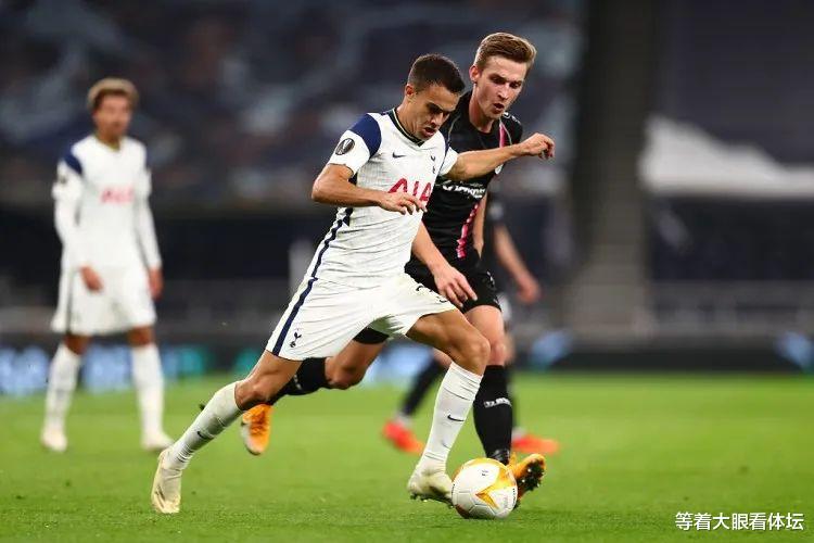 皇家马德里|穆帅长舒一口气！皇马无法回购天才左后卫，他与齐祖矛盾难以调和