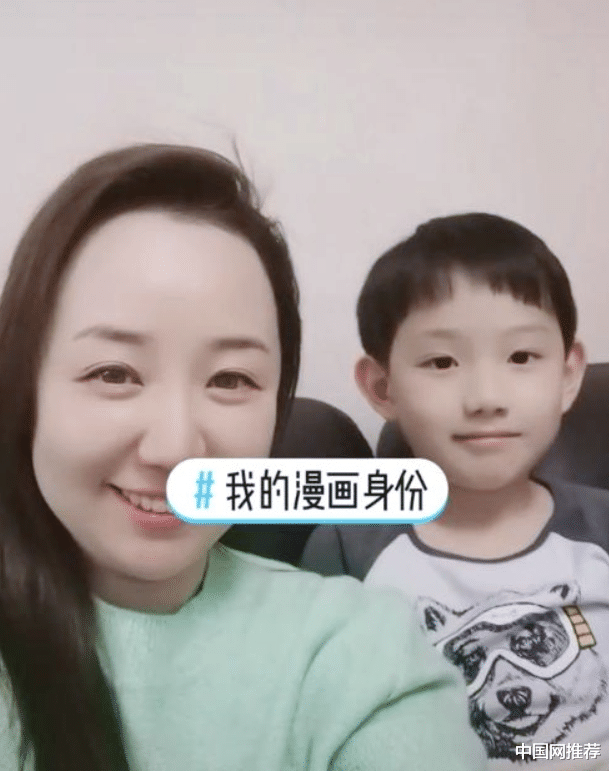 中国网推荐 关凌与儿子拍视频，脸部浮肿发际线高，儿子颜值高像韩国明星