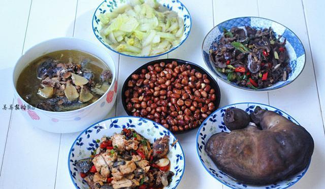[土豆]自从妈妈来我家，一日三餐大变样，这样的饭菜，伙食费交不起了！