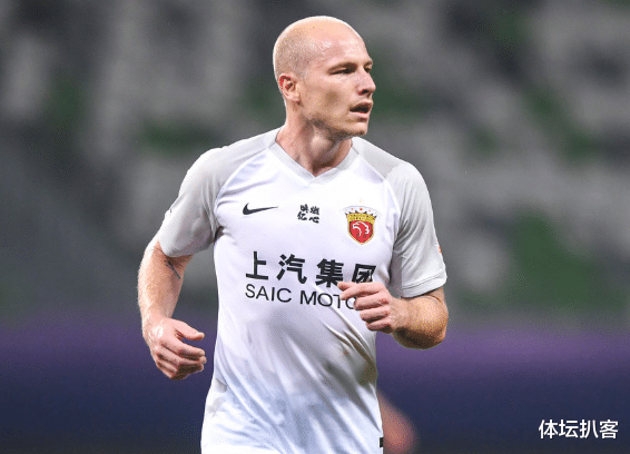 皇家马德里|中超黑马官博被围攻!球迷高喊主帅下课:吃李铁老本,该走人了