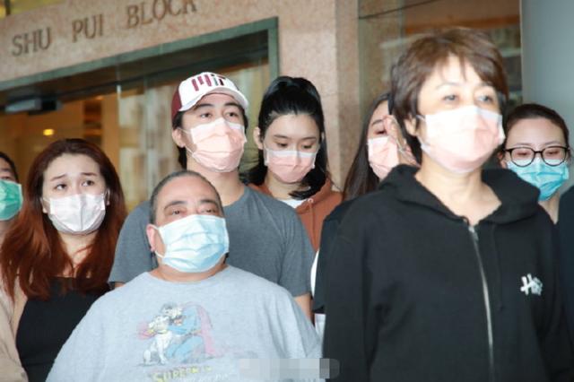 『奚梦瑶』何氏家族联名发讣告悼念，名单藏玄机，奚梦瑶补办婚礼遥遥无期