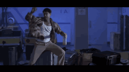 牛肉■朋友涨工资请客吃饭，结账时告知吃了“整头牛”，收银员：没搞错