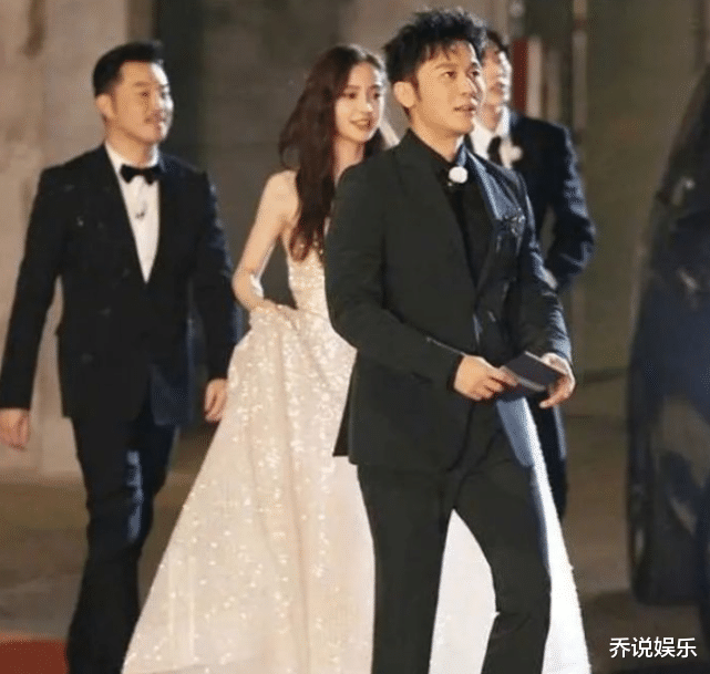 【蔡徐坤】奔跑吧：只看蔡徐坤帮Baby拉裙摆，谁注意她的鞋子？团宠不好当