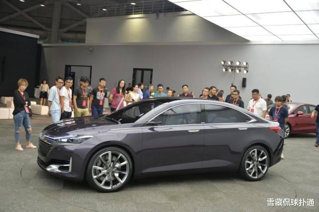 b级车|8万就能买B级车！长4米8高配四缸1.5T，四轮独悬高速稳如牛