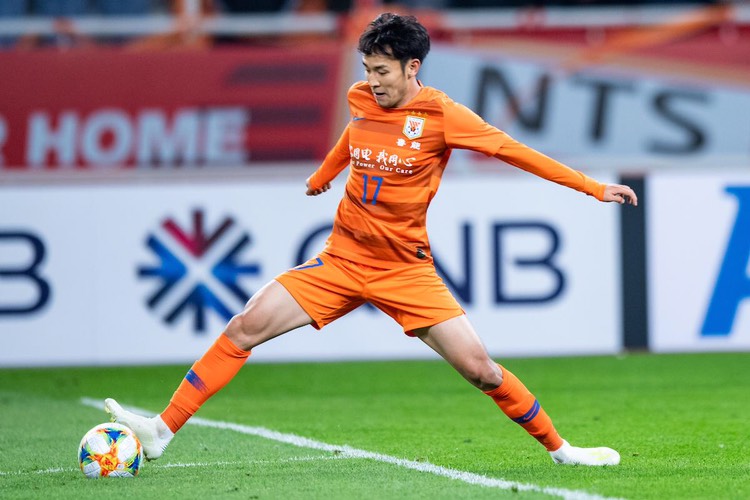 德乌洛费乌|鲁能4主力无缘首发，李霄鹏继续妙用新星，边路快马一场就被弃用