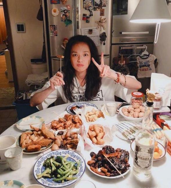 斓曦|女明星真实饭量太吓人！“沈眉庄”斓曦秀早餐，一顿抵普通人三餐