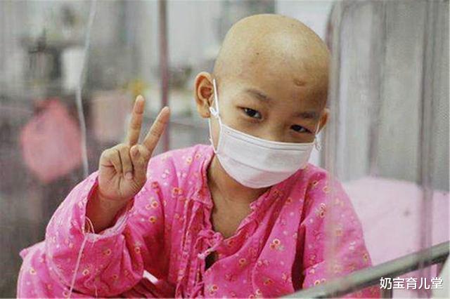 「蜂蜜」“白血病”专挑孩子下手，医生给出建议：这3种水果再馋也别买