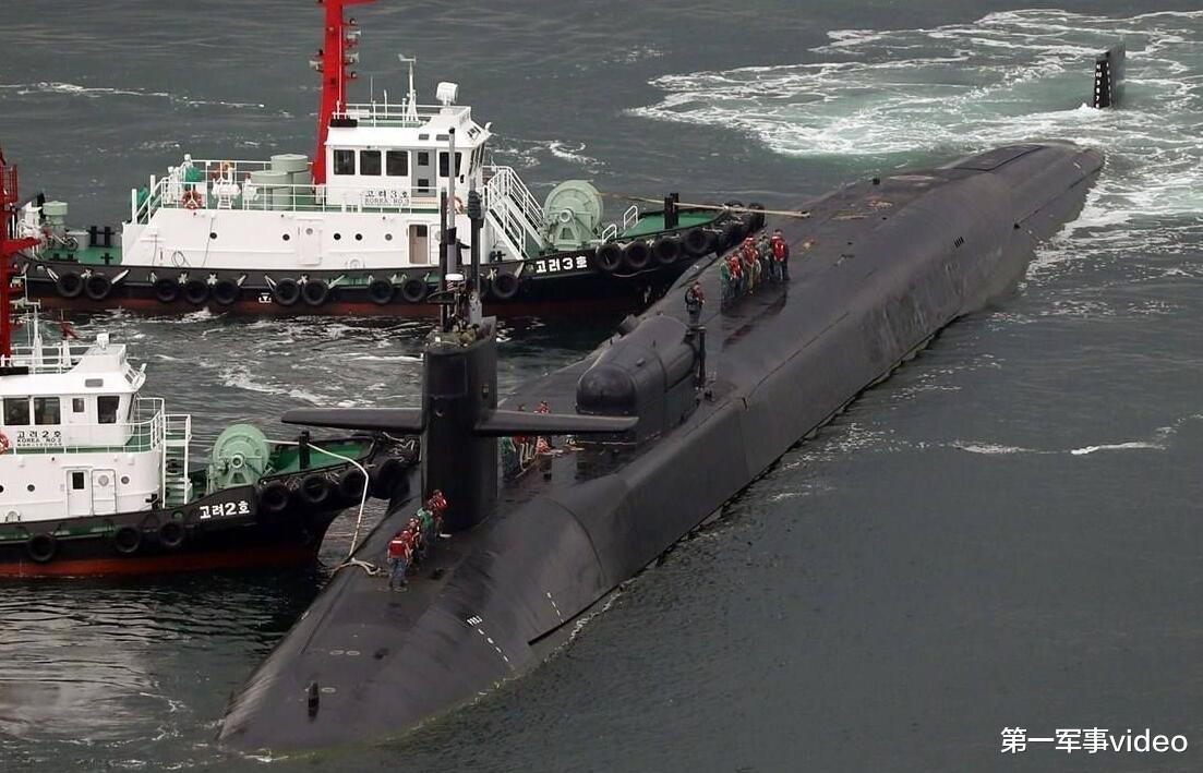「核潜艇」美转移国内压力，核潜艇部队首次进入南海，真想动手？