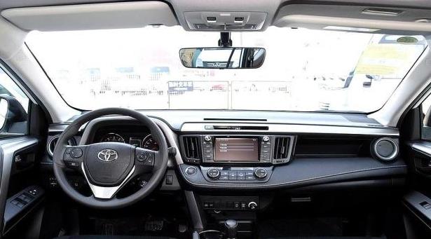 本田CRV|为什么丰田RAV4卖不过本田CR-V？这4个毛病不改，只能做手下败将