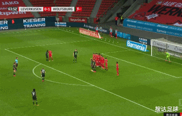 狼堡■4-1大胜！昔日德甲冠军3记头球征服43年神迹，欧战竞争对手也送礼