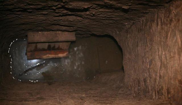 曾国藩|盗墓贼炸开曾国藩墓，考古专家进去后慌忙退出，下令永久封存