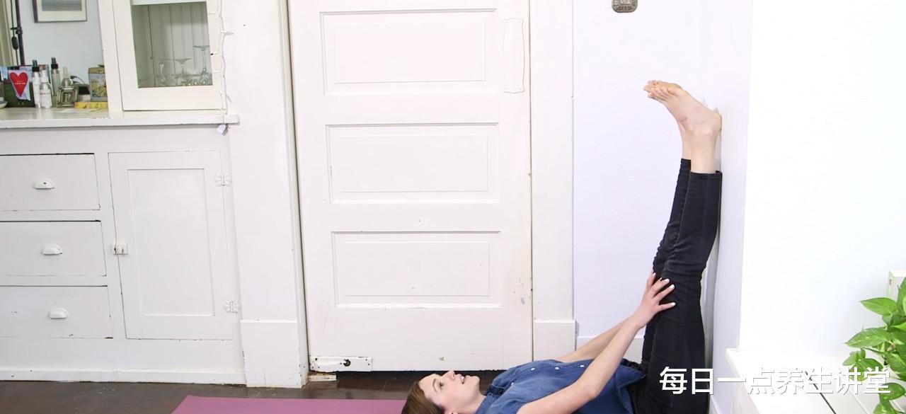 「海豚」每天坚持在睡觉之前靠墙抬腿，这四个“好处”可能会不请自来！