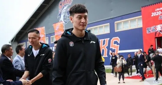 张镇麟|重磅!张镇麟又签下一大合同!比郭艾伦牌面都高!CBA真留不住他