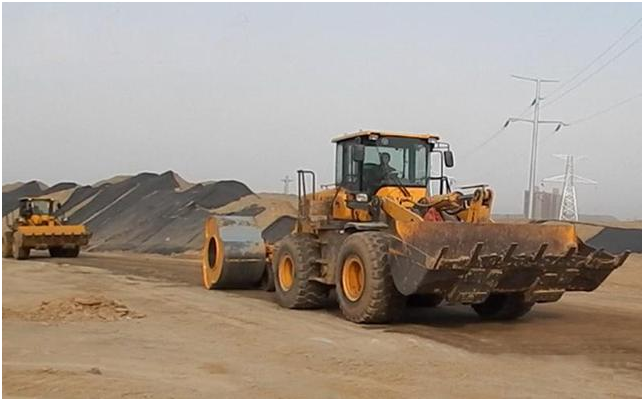 哈威卓有成效冲击碾 冲击式压路机和振动压路机配合能起到什么效果？冲击碾压利器