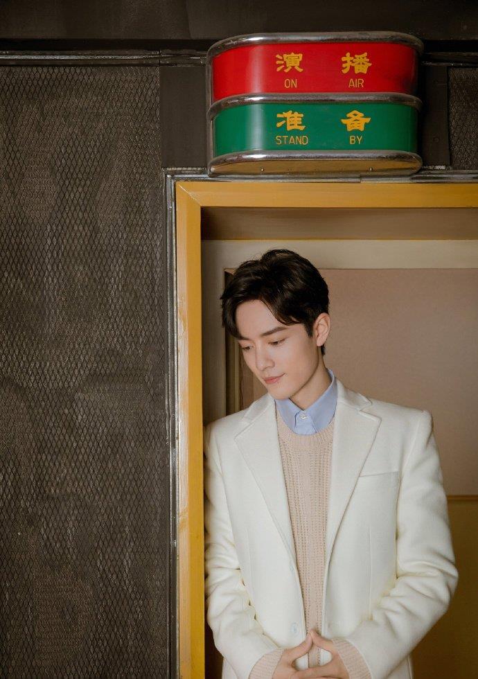 肖战|工作室发出新鲜的肖战，可爱治愈，粉丝：那位姐姐，羡慕你的一切