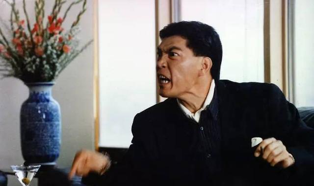 「成奎安」17岁混黑道娶2个老婆,治病5年花光积蓄,死后葬在村头