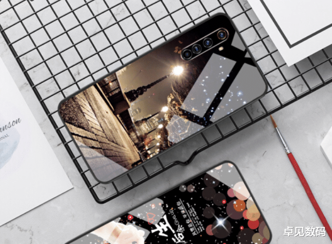 realme X|骁龙865降下千元，65W超级快充，12+128G大内存！