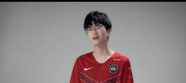 EDG發佈賽季總結視頻，jiejie自信說出：我想當世界第一打野-圖9