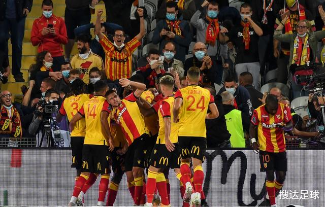 巴黎|5067人见证，1-0爆冷！欧冠亚军轰然倒塌，创14年耻辱纪录