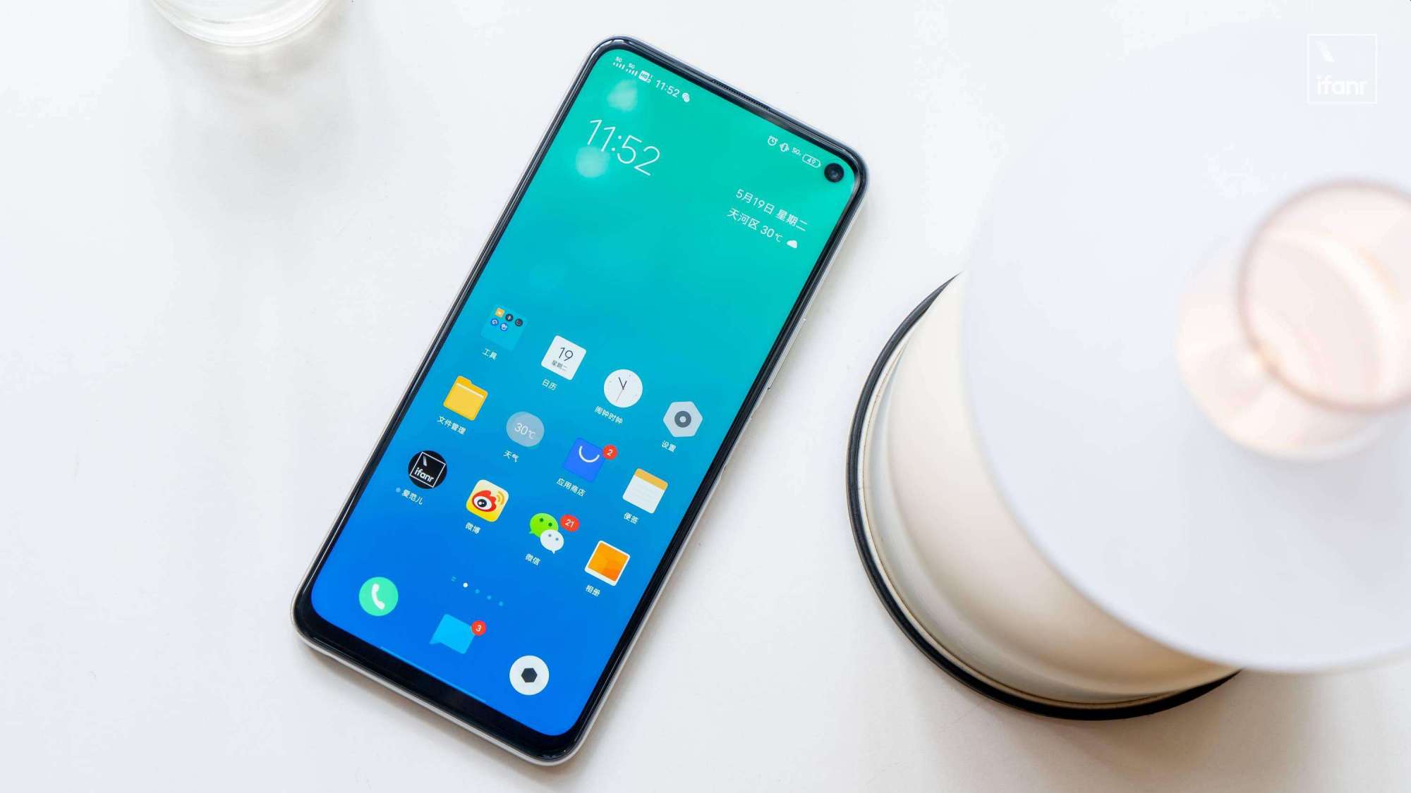 红米手机|别瞧不上千元机,最具性价比的三款千元“机皇”,用三年都不想换