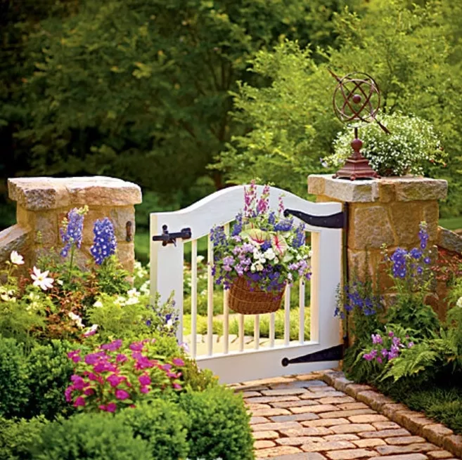 一处院门，美了整个院子。 ?