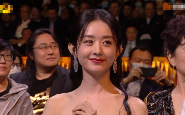 赵丽颖|明星护肤上百万真不白花,看到赵丽颖高清镜头下的脸蛋,谁敢信33!