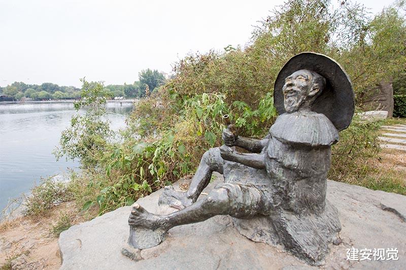 |兵家始祖,太公钓鱼,直钩离水面三尺高,钩上没鱼饵,却钓到王与侯,后来成为齐国开国国君