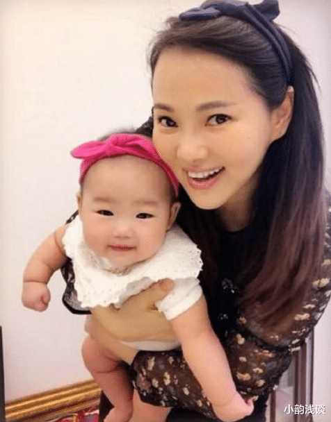 钟丽缇|50岁的钟丽缇和51岁的伊能静同台,年龄相差一岁却完败,差距太大!