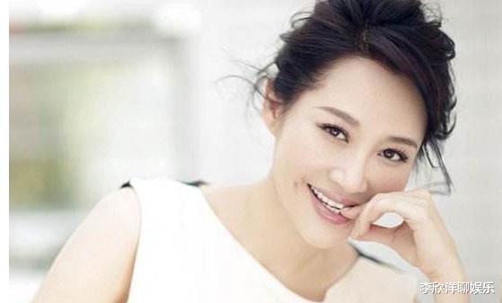 许晴|51岁许晴近照显苍老，今无儿无女孤身一人：如果他没死我已经是孩子妈
