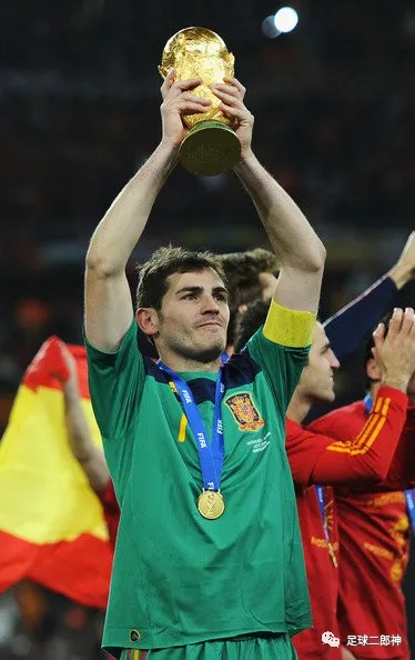 「皇家马德里」足坛大满贯！作为队长他赢尽一切，但是他的球员生涯充满悲剧