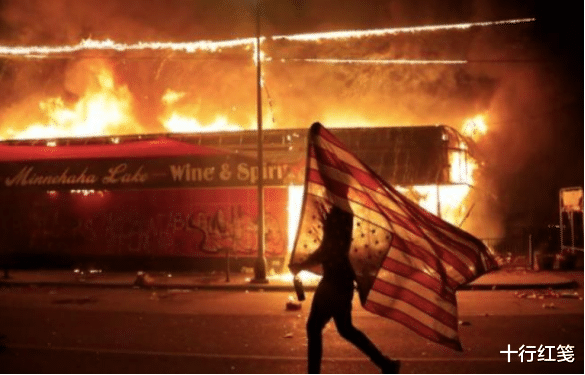 「美国」难以置信!美国暴乱背后的“神秘目的”泄露,特朗普连夜逃出美国?