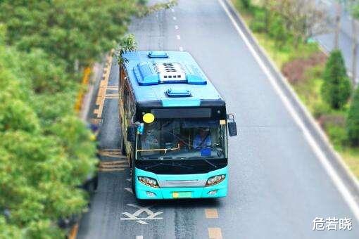 贵州|特大灾难，21死15伤，车上还有高考生，贵州公交坠湖事件再次曝光细节