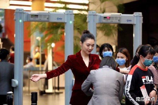 栗坤■耐飞创始人栗坤 担任国家大剧院音乐会特邀主持人