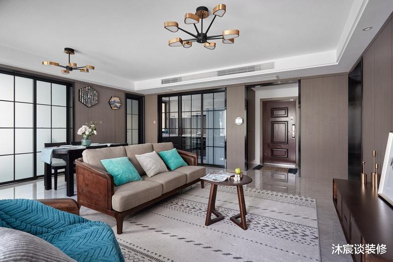 |越来越多人喜欢横厅，看完她家，发现不是一般的大气，简约又高级