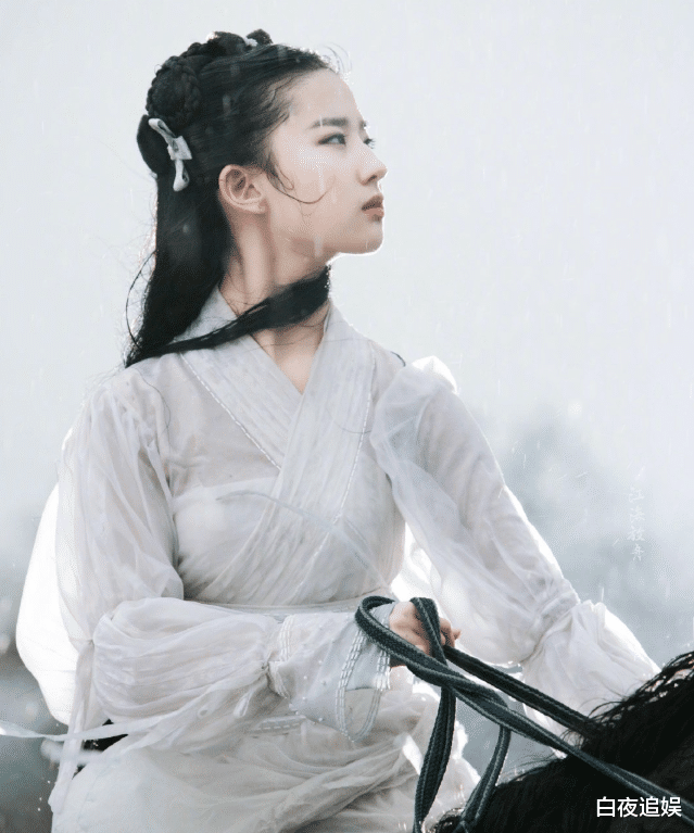 王艳|以前的古装造型有多美?王艳头戴假树叶,都能美出新高度