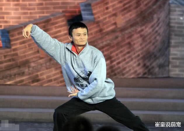 他的保镖有多厉害？用身体挡“子弹”，说出身份更是吓一跳！