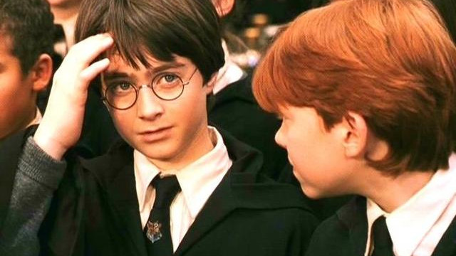 《哈利波特》背后三大冷知识,哈利头上的疤痕为什么是闪电形状?