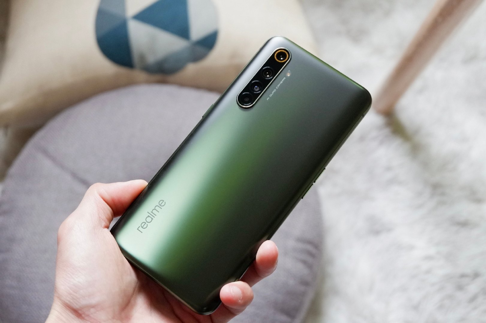 小米科技:小米10仍然坚挺,但它的对手却撑不住了,销量太差只能降价