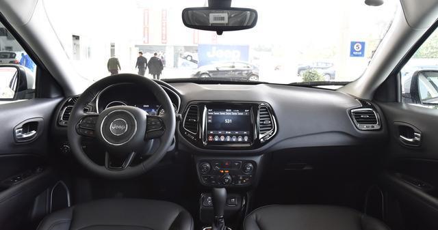 Jeep指南者@越降价越不受待见！这合资车跌至13.08万，四驱配9AT，却卖不动