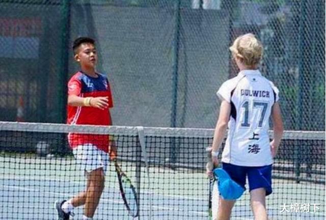 国足|他母亲是那英，父亲是前国足运动员，如今16岁的他长这副模样